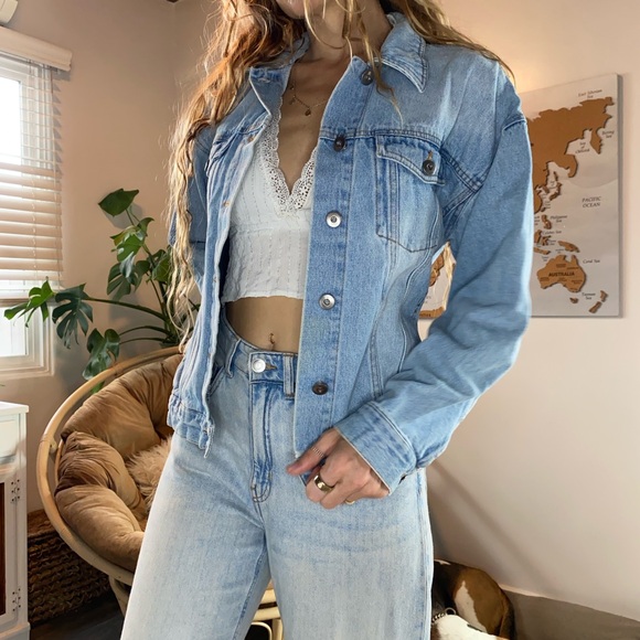 Light Wash Classic Denim Jacket Button Front Medium - Picture 2 of 6